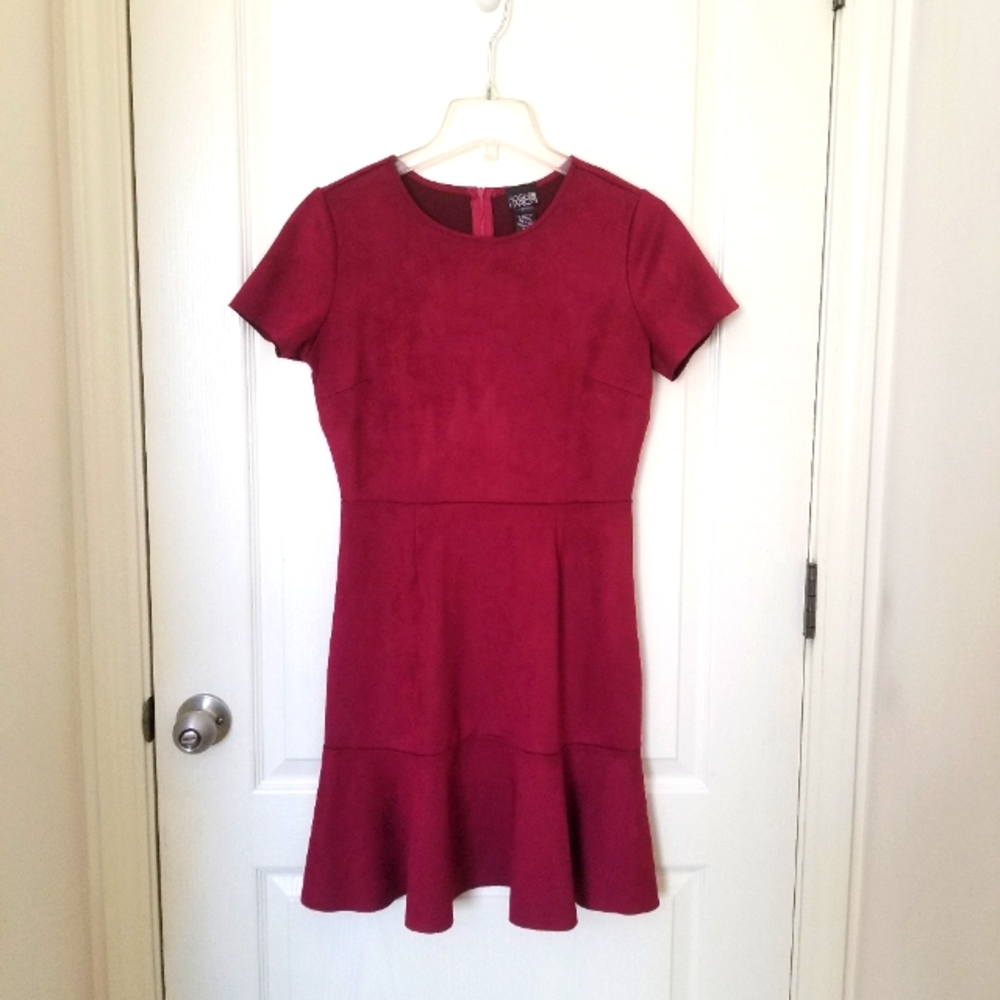 Dress w/Ruffled Hem